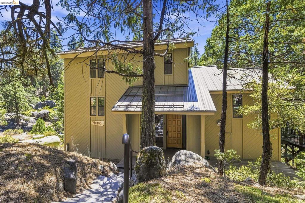28783 Herring Creek Ln, Strawberry, CA 95375