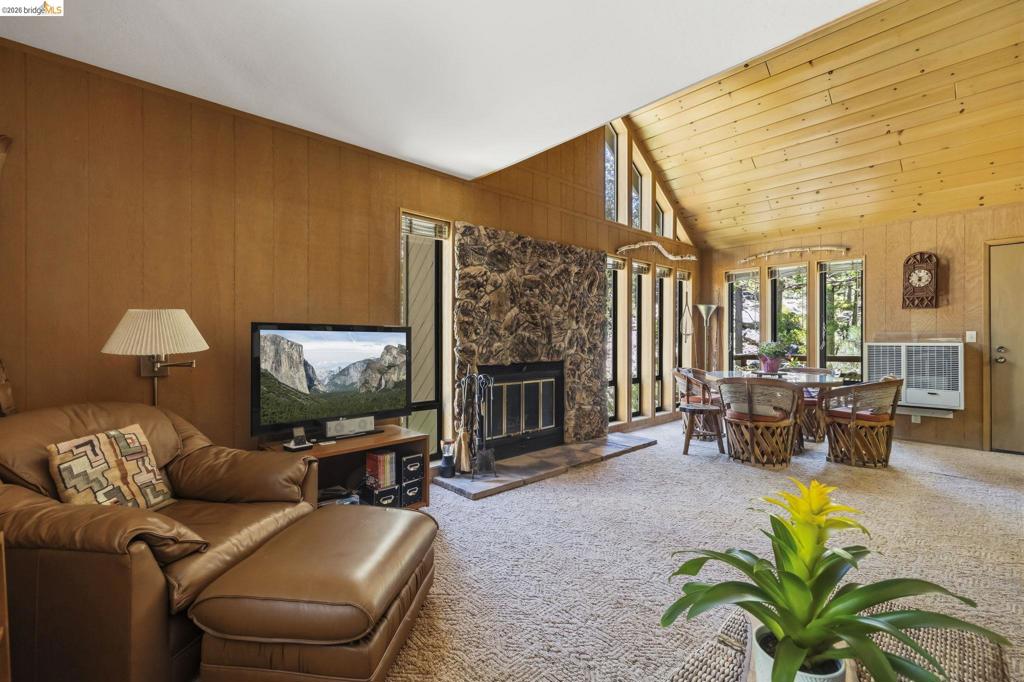 28783 Herring Creek Ln, Strawberry, CA 95375