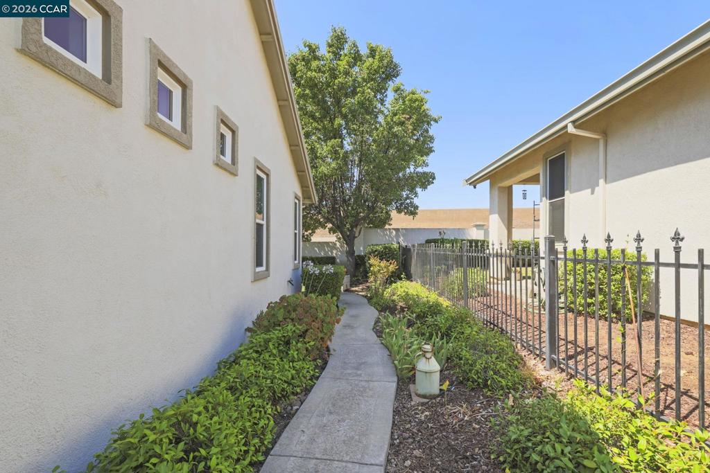 1637 Regent Dr, Brentwood (CC), CA 94513