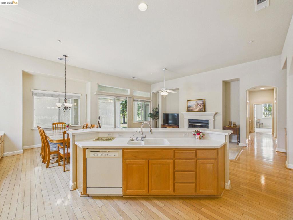 1035 Bismarck Ter, Brentwood (CC), CA 94513
