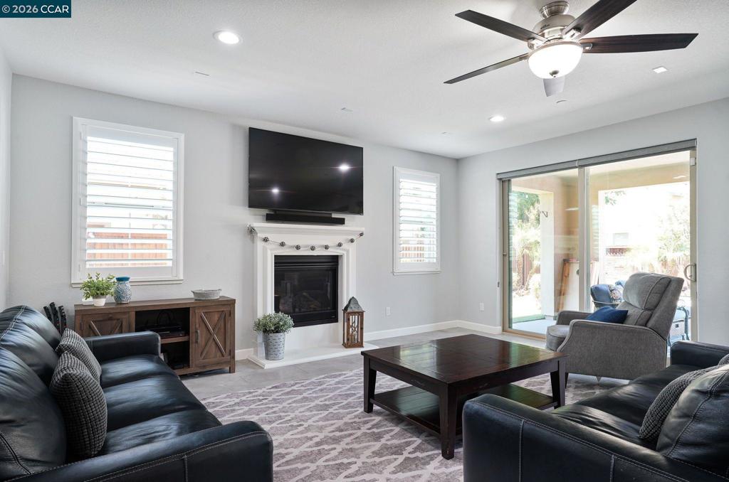 449 Avondale Ct, Brentwood (CC), CA 94513