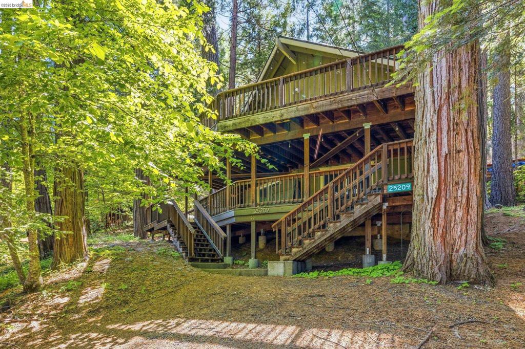 25209 E Jordan Way, Long Barn, CA 95335