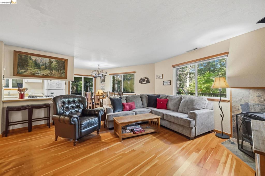 25209 E Jordan Way, Long Barn, CA 95335
