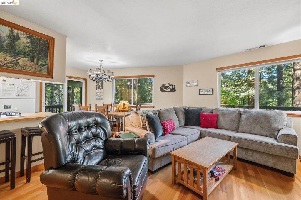 25209 E Jordan Way, Long Barn, CA 95335