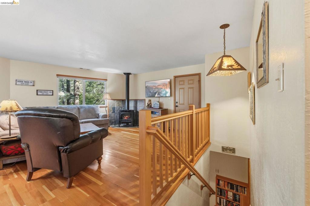 25209 E Jordan Way, Long Barn, CA 95335