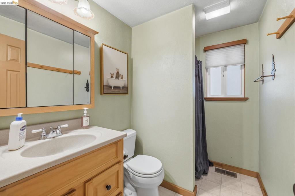 25209 E Jordan Way, Long Barn, CA 95335