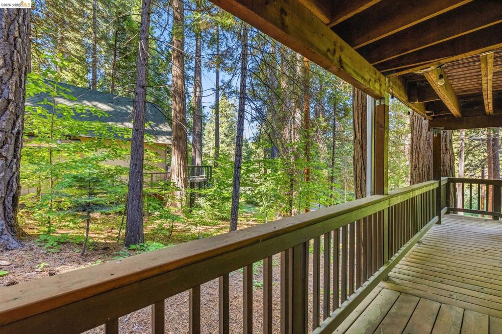 25209 E Jordan Way, Long Barn, CA 95335