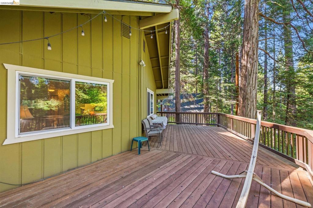 25209 E Jordan Way, Long Barn, CA 95335