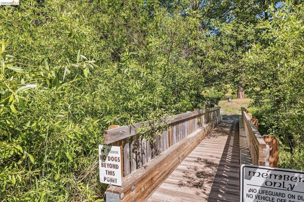 25209 E Jordan Way, Long Barn, CA 95335
