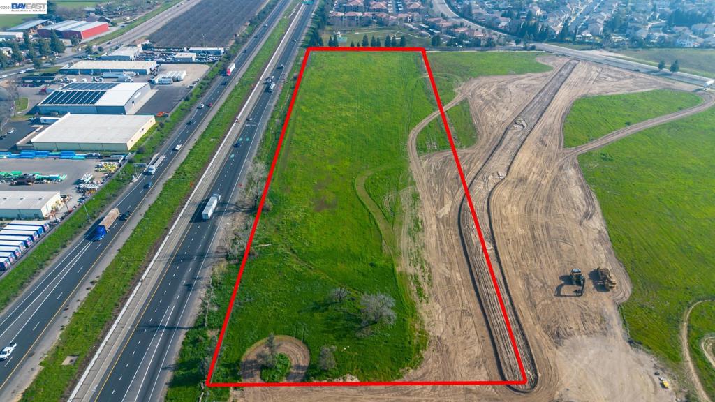 475 Quintal Rd, Manteca, CA 95337
