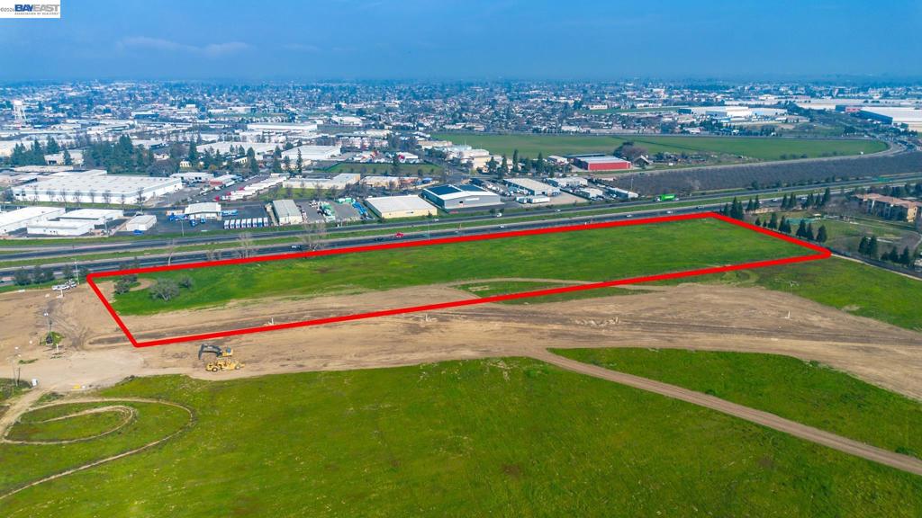 475 Quintal Rd, Manteca, CA 95337
