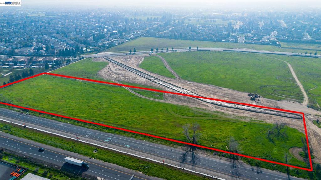 475 Quintal Rd, Manteca, CA 95337