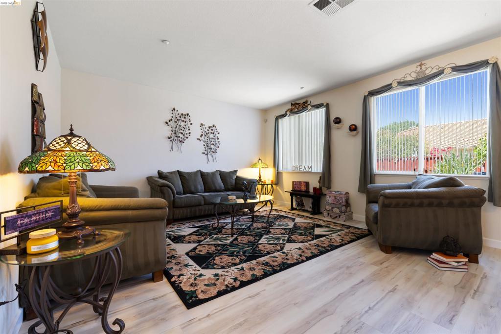 647 Macadamia Ct, Brentwood (CC), CA 94513
