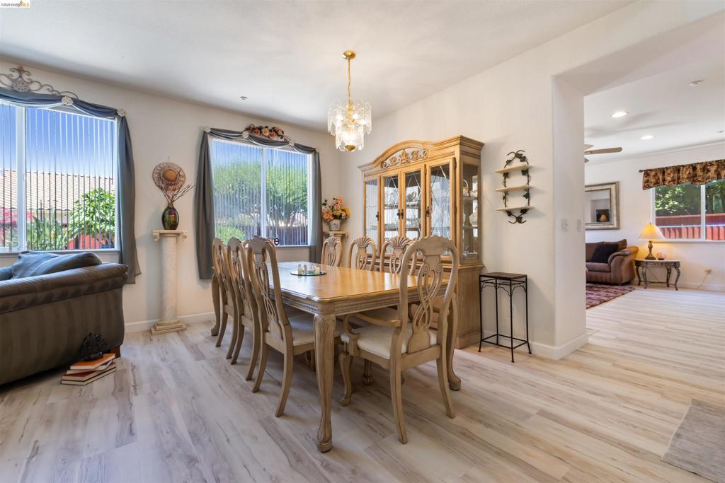 647 Macadamia Ct, Brentwood (CC), CA 94513