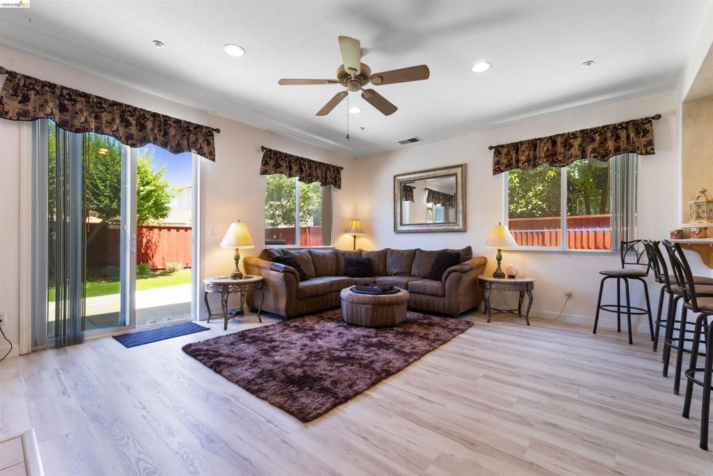 647 Macadamia Ct, Brentwood (CC), CA 94513