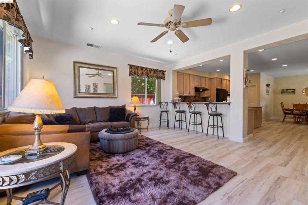 647 Macadamia Ct, Brentwood (CC), CA 94513