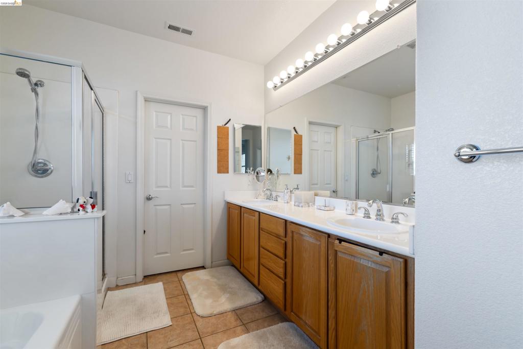 647 Macadamia Ct, Brentwood (CC), CA 94513