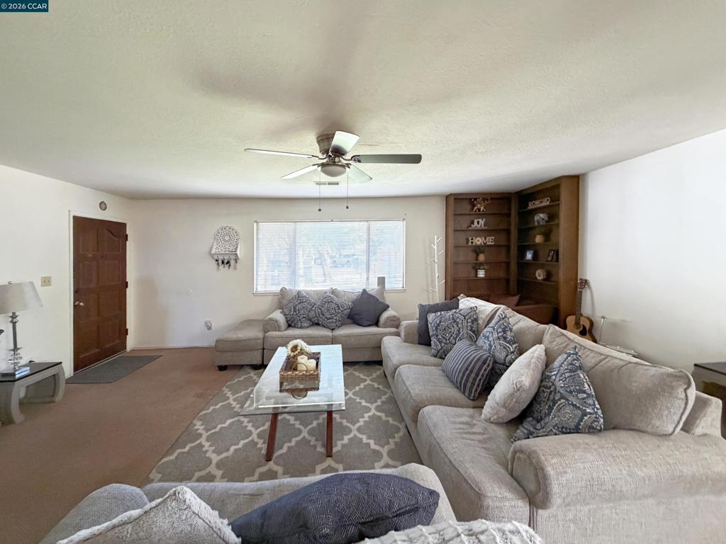 2404 2406 Counts Ct, Modesto, CA 95355