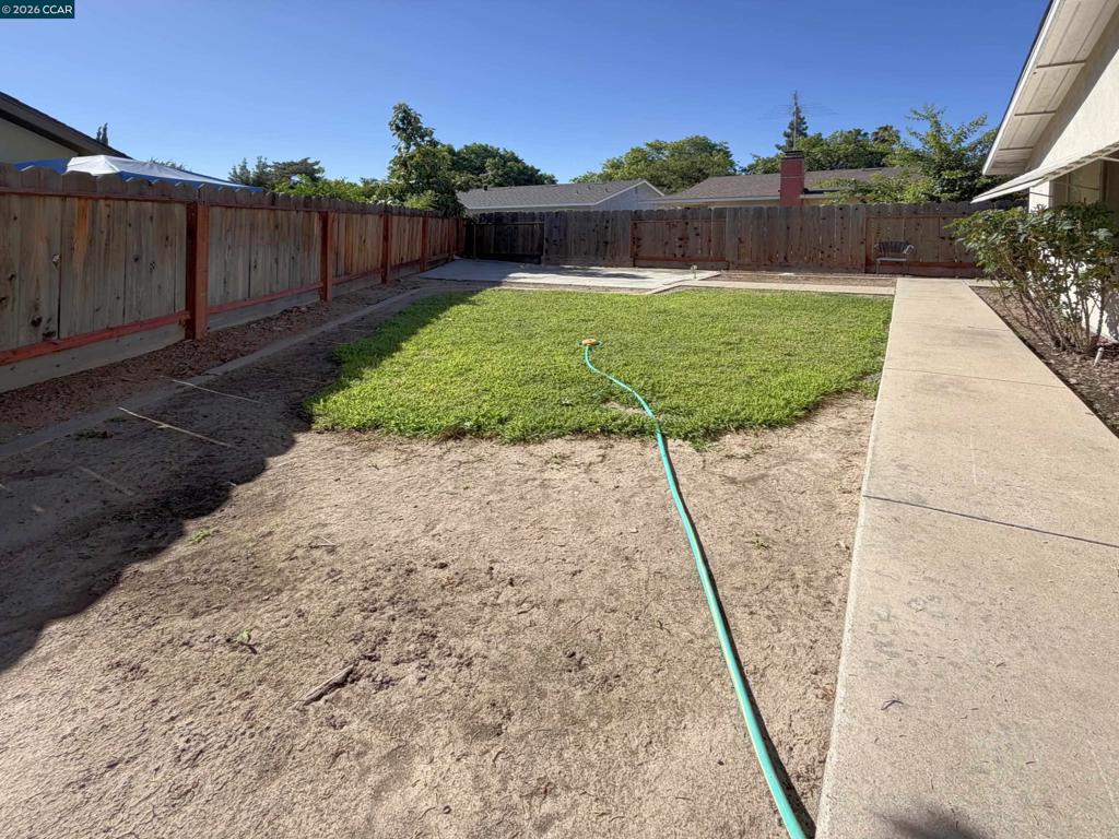2404 2406 Counts Ct, Modesto, CA 95355