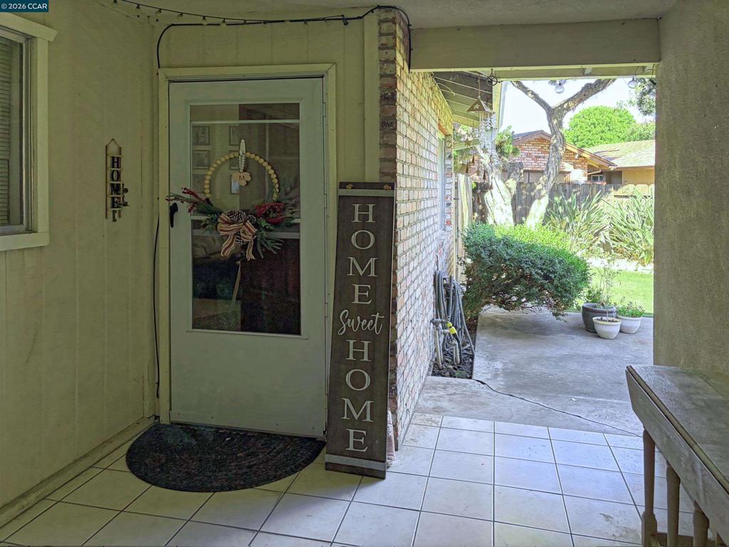 2404 2406 Counts Ct, Modesto, CA 95355