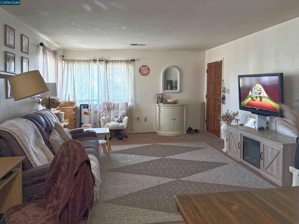 2404 2406 Counts Ct, Modesto, CA 95355