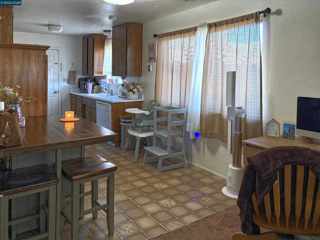 2404 2406 Counts Ct, Modesto, CA 95355