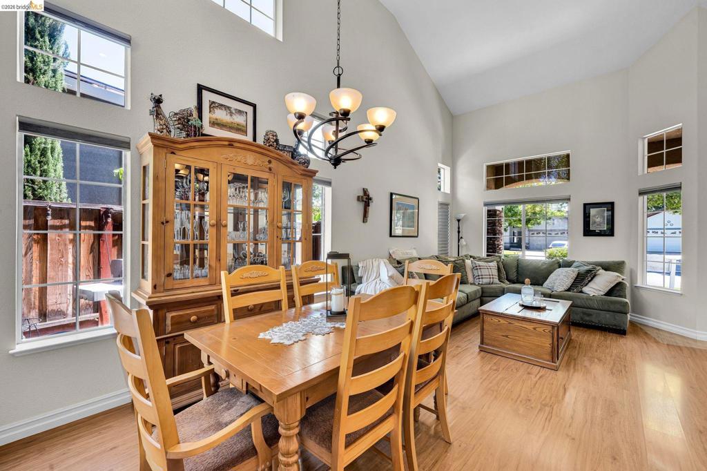 569 Apple Hill Dr, Brentwood (CC), CA 94513