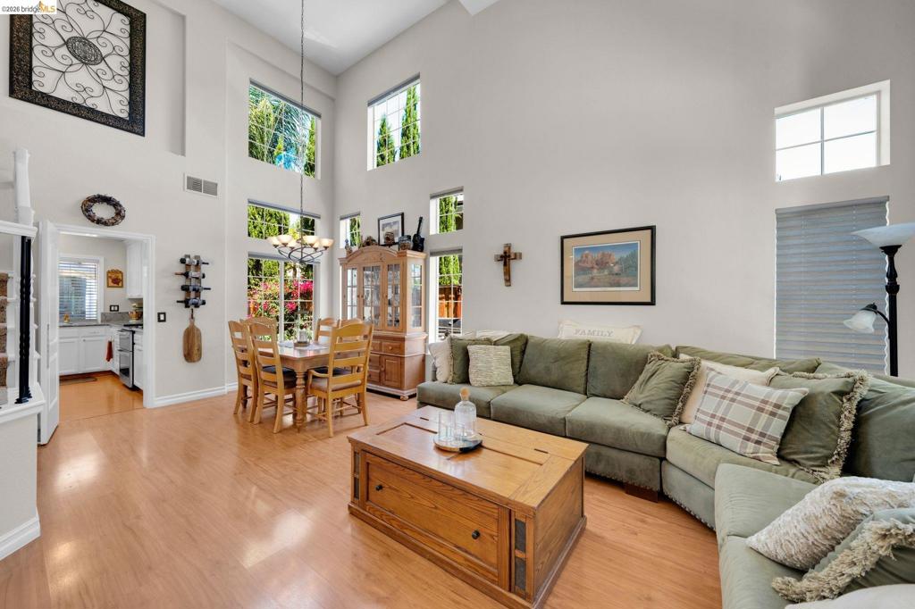 569 Apple Hill Dr, Brentwood (CC), CA 94513
