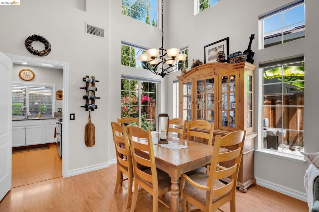 569 Apple Hill Dr, Brentwood (CC), CA 94513