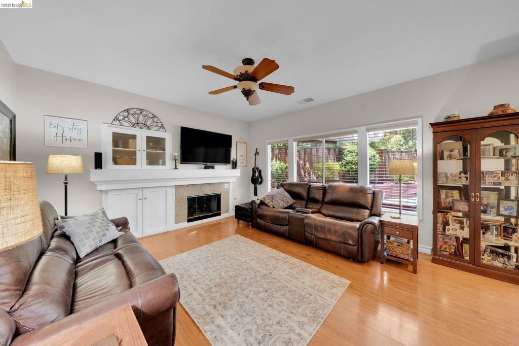 569 Apple Hill Dr, Brentwood (CC), CA 94513