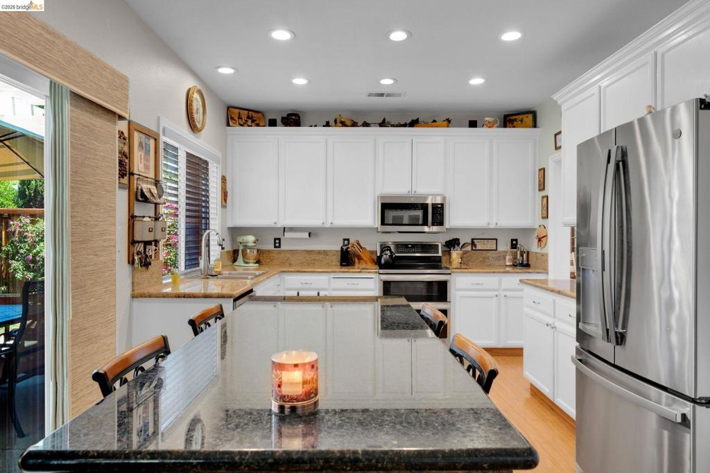 569 Apple Hill Dr, Brentwood (CC), CA 94513