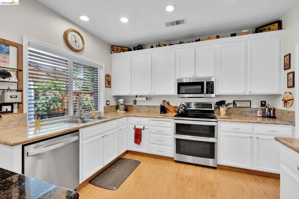 569 Apple Hill Dr, Brentwood (CC), CA 94513