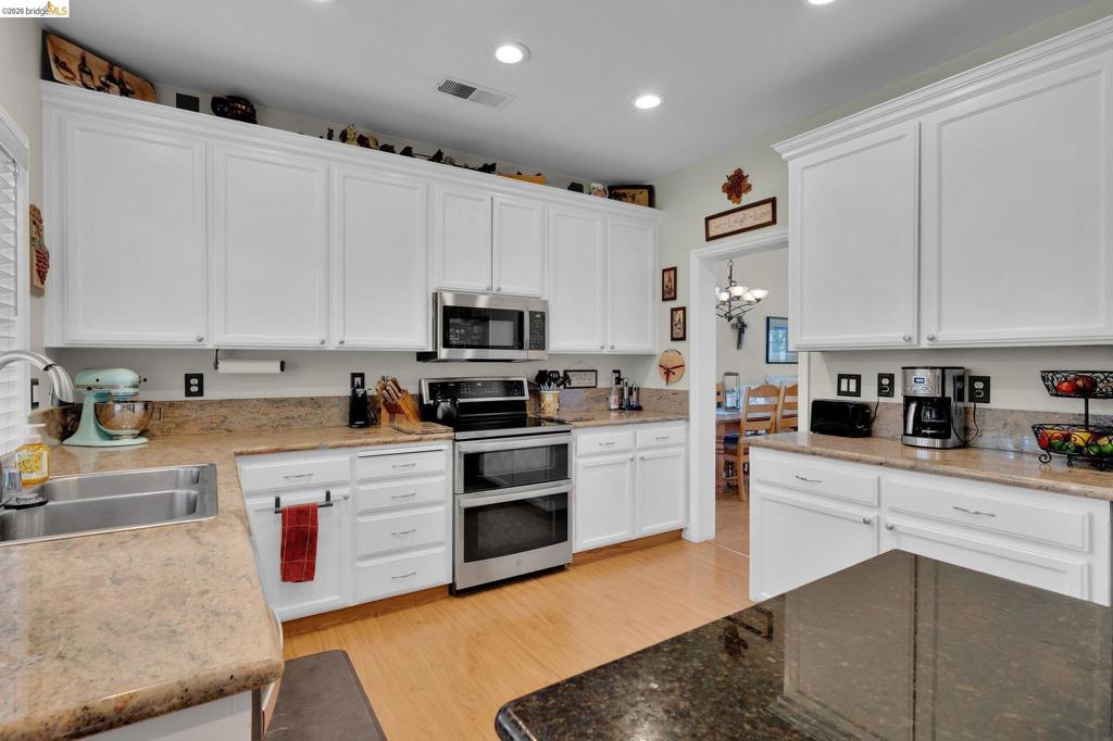 569 Apple Hill Dr, Brentwood (CC), CA 94513