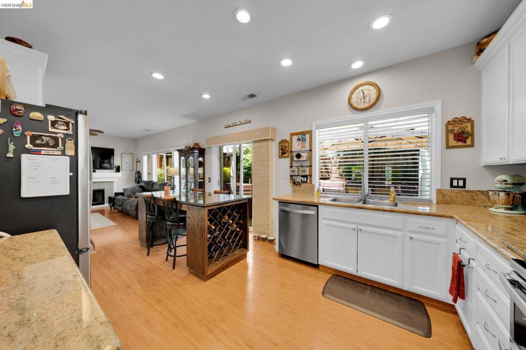 569 Apple Hill Dr, Brentwood (CC), CA 94513