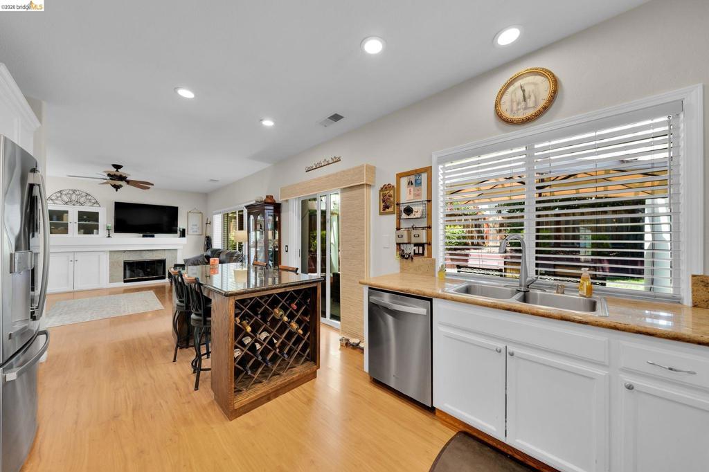 569 Apple Hill Dr, Brentwood (CC), CA 94513