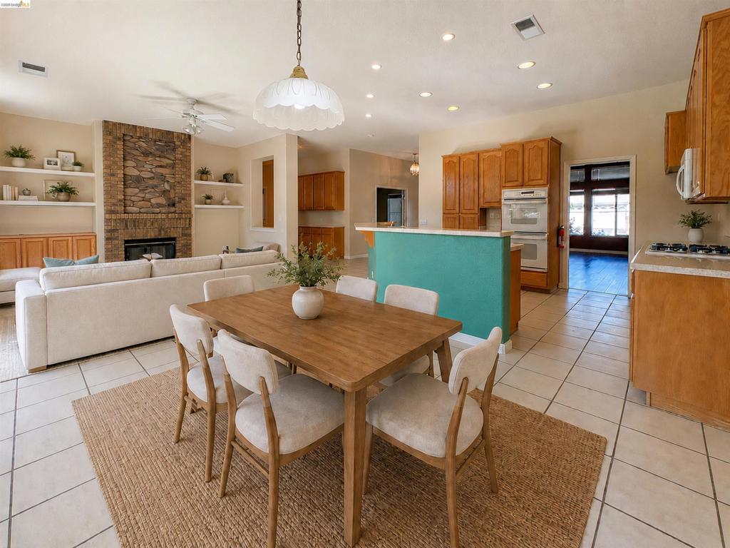 1941 Jubilee Drive, Brentwood (CC), CA 94513