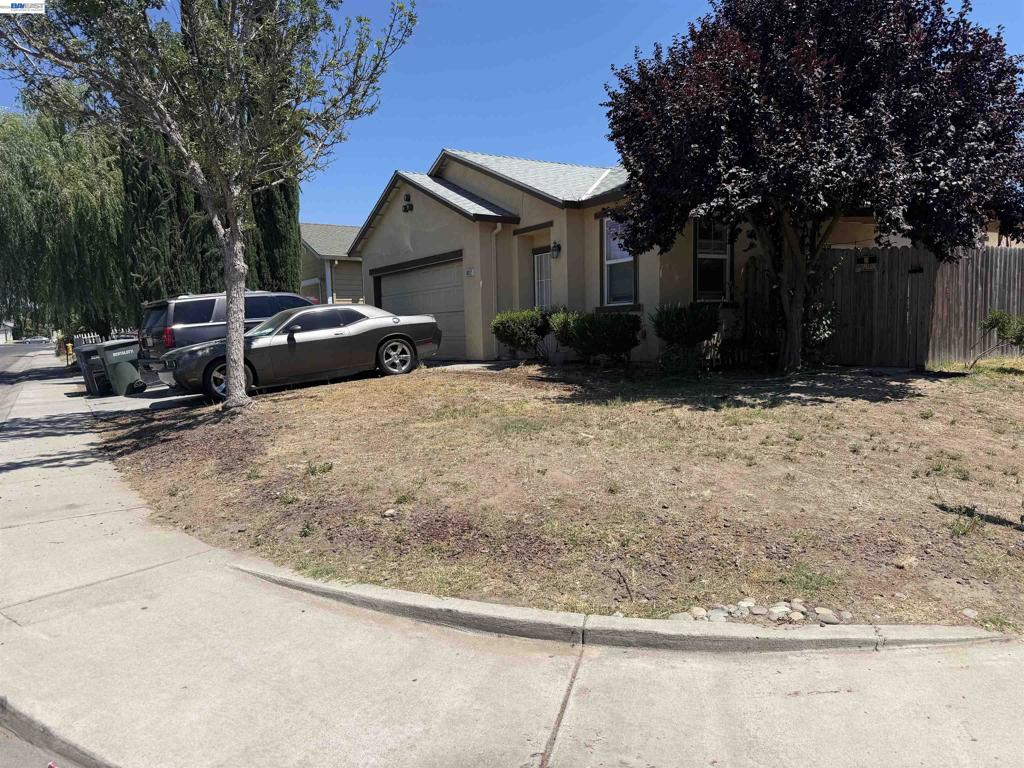 1812 Cielto Dr, Modesto, CA 95358
