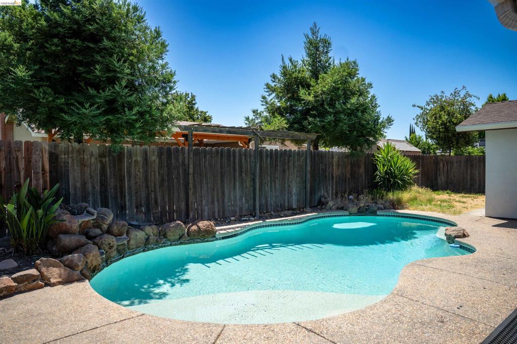 2008 Presidio Ave, Modesto, CA 95355
