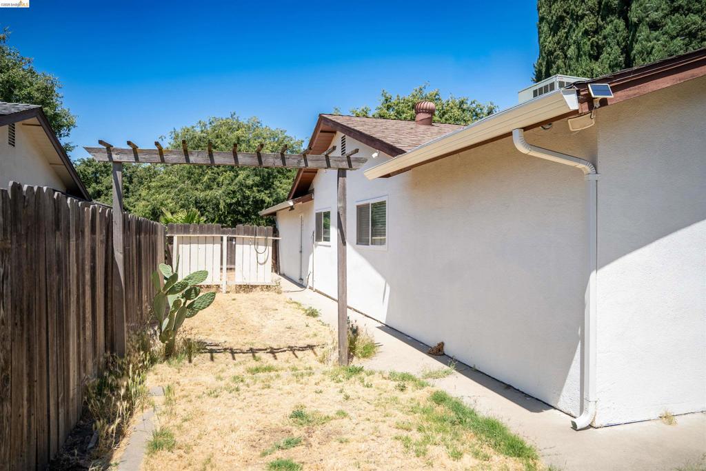 2008 Presidio Ave, Modesto, CA 95355