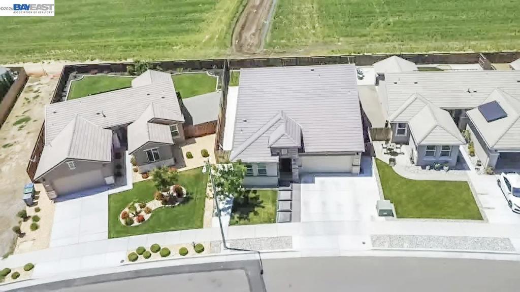 1893 Summit Dr, Los Banos, CA 93635