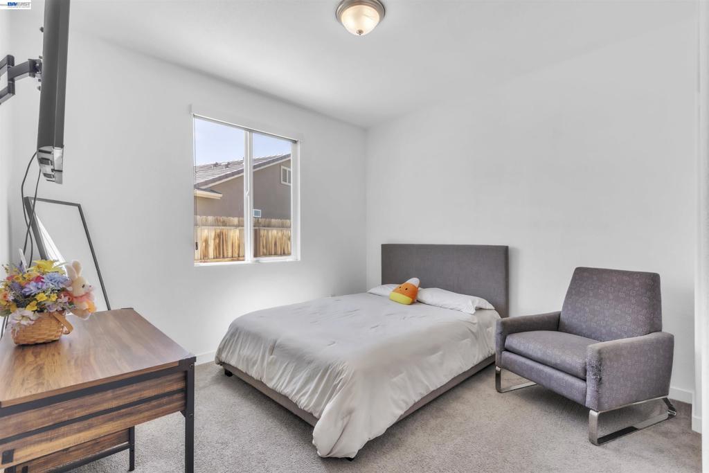 1893 Summit Dr, Los Banos, CA 93635