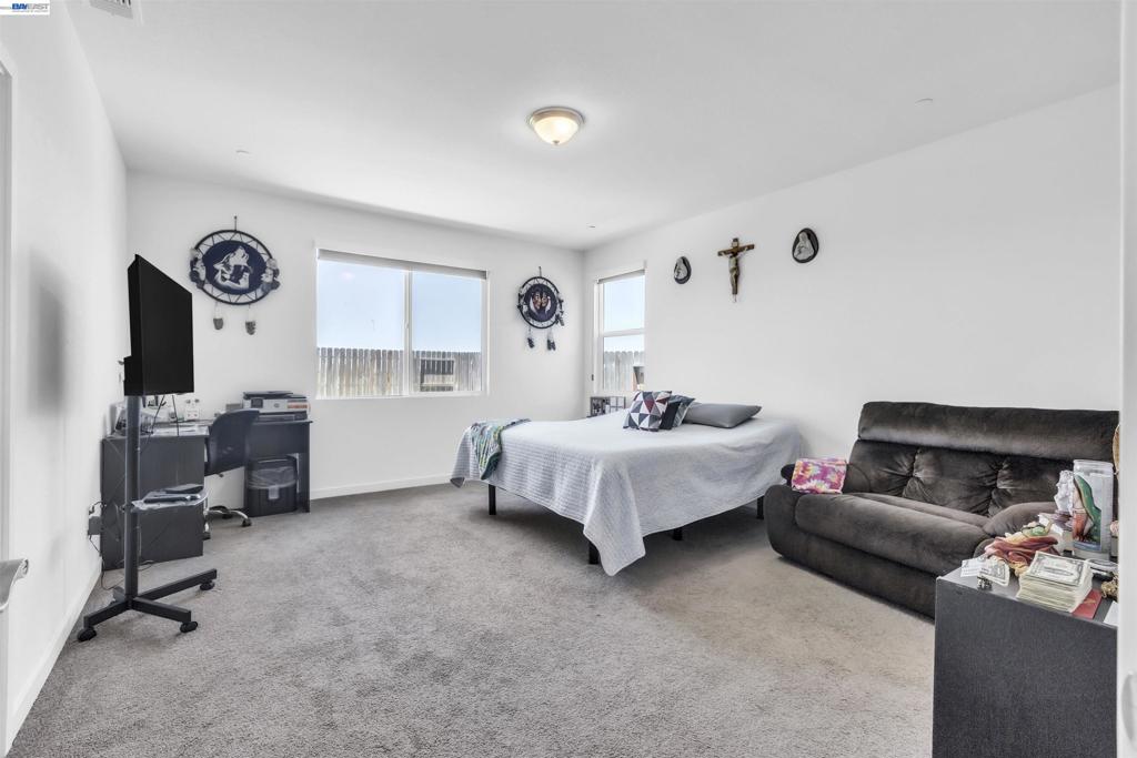 1893 Summit Dr, Los Banos, CA 93635