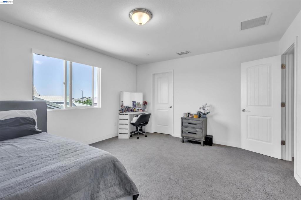 1893 Summit Dr, Los Banos, CA 93635
