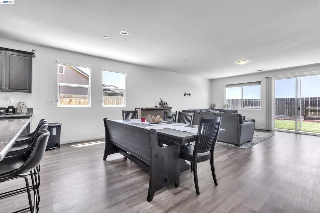 1893 Summit Dr, Los Banos, CA 93635