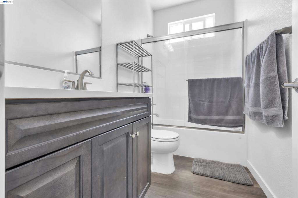 1893 Summit Dr, Los Banos, CA 93635