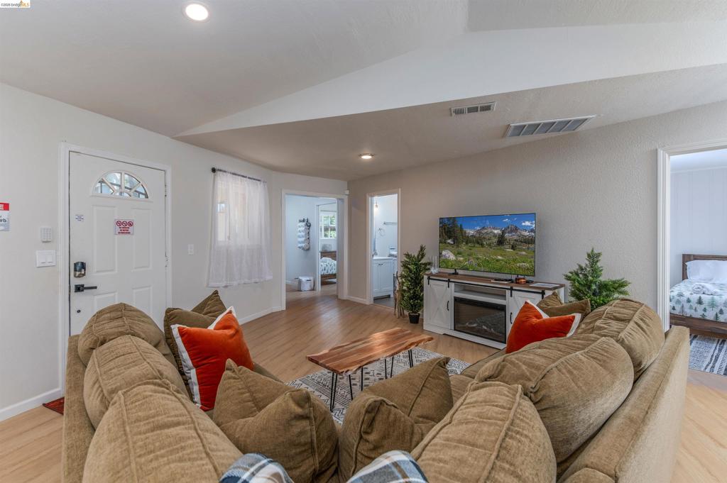 23984 Oxbow Ln South, Sonora, CA 95370-0000