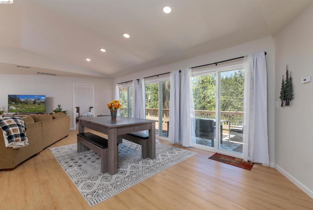 23984 Oxbow Ln South, Sonora, CA 95370-0000