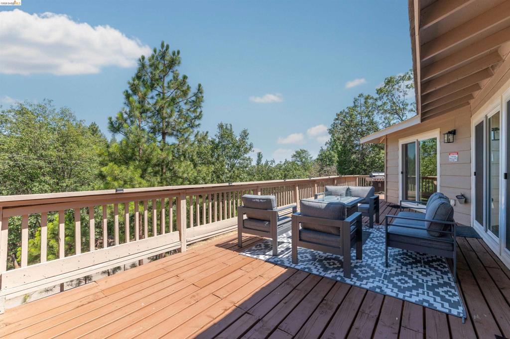 23984 Oxbow Ln South, Sonora, CA 95370-0000
