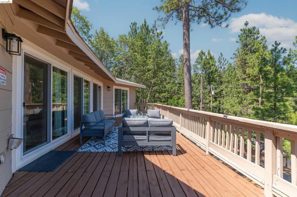 23984 Oxbow Ln South, Sonora, CA 95370-0000