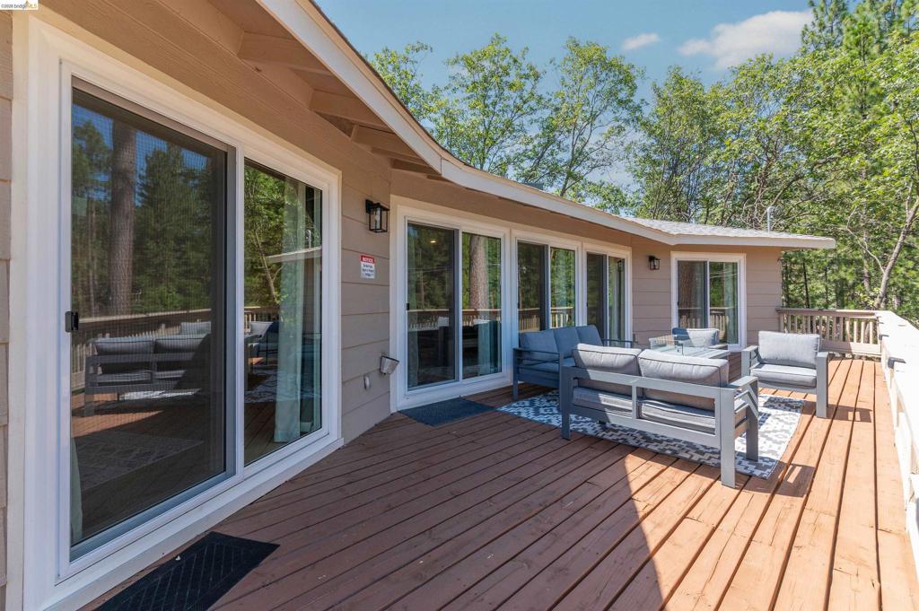23984 Oxbow Ln South, Sonora, CA 95370-0000